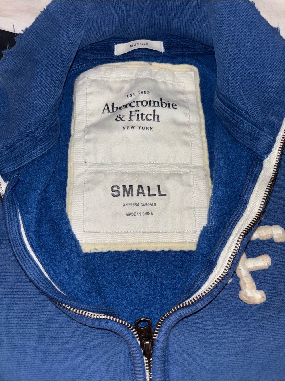 Vintage Abercrombie & Fitch Blue Zip Muscle Fit Sweater - Picture 3 of 3